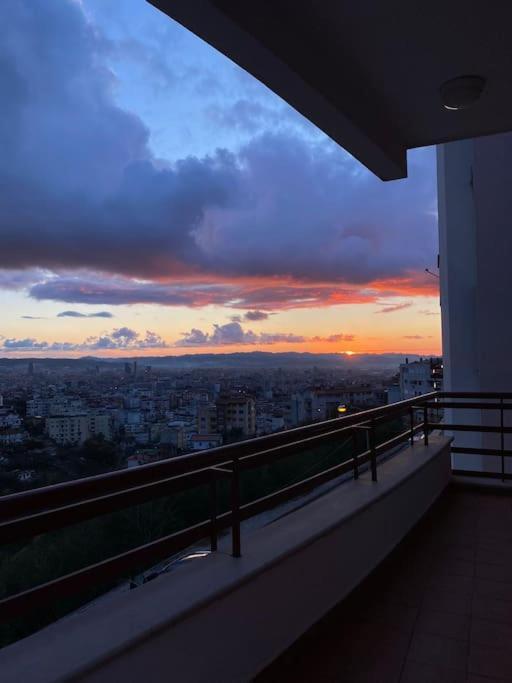 Sunny Overlooking Apartment